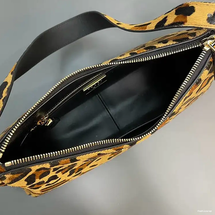 Fashionrepsfam ru 2411YA0017 Bags Prada 0825